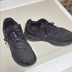 On Running Black Athletic Shoes Lightweight Design